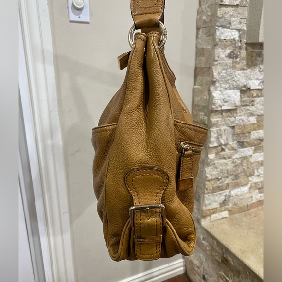 Michael Kors Tan Pebbled Leather Two Zipper Double Pockets Shoulder Handbag - Picture 4 of 11